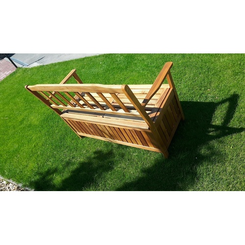 Dřevěná lavice Edita s úložným prostorem dřevo akácie